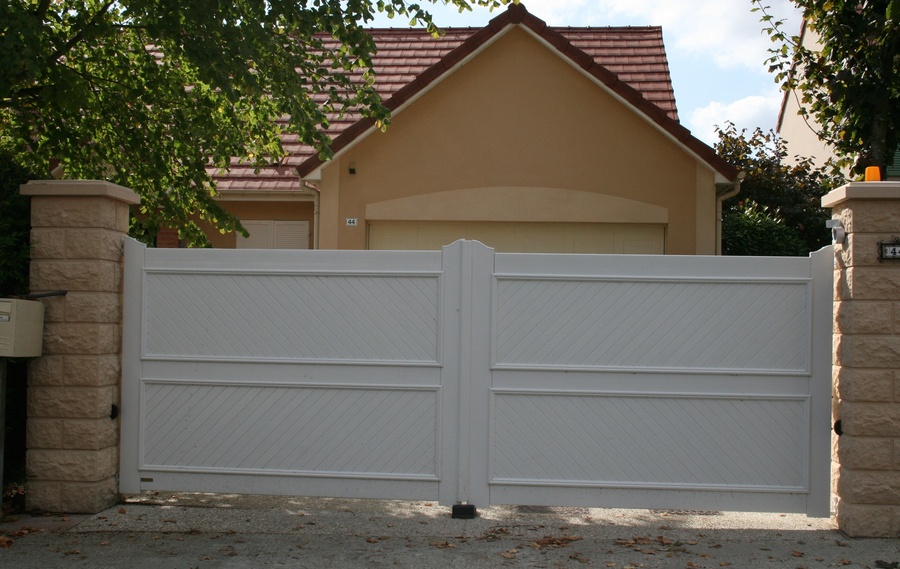 Nos modèles de portails PVC à ST AUNES