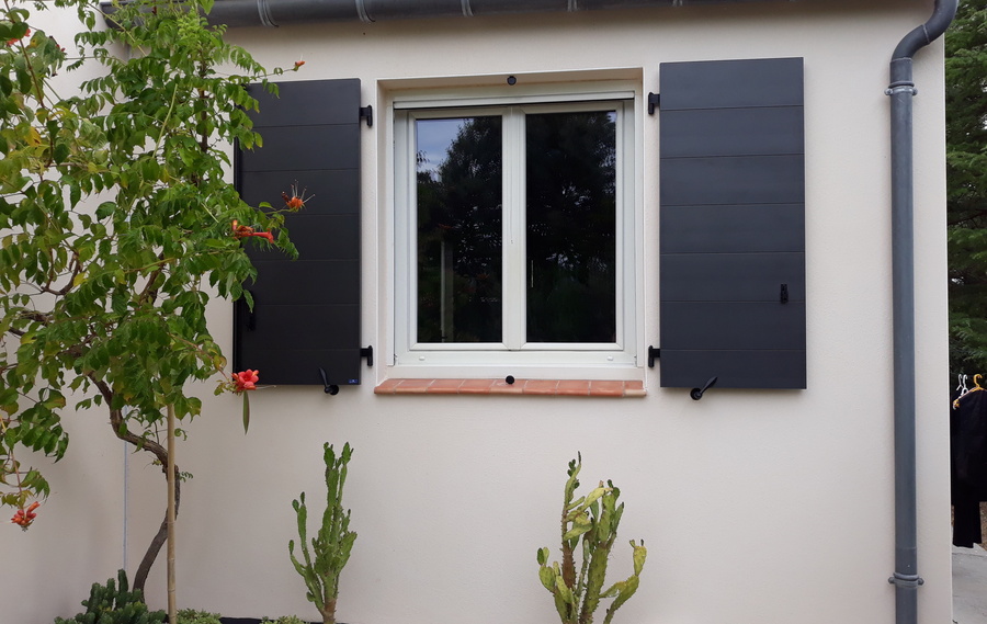 Volets battants épurés à ST AUNES