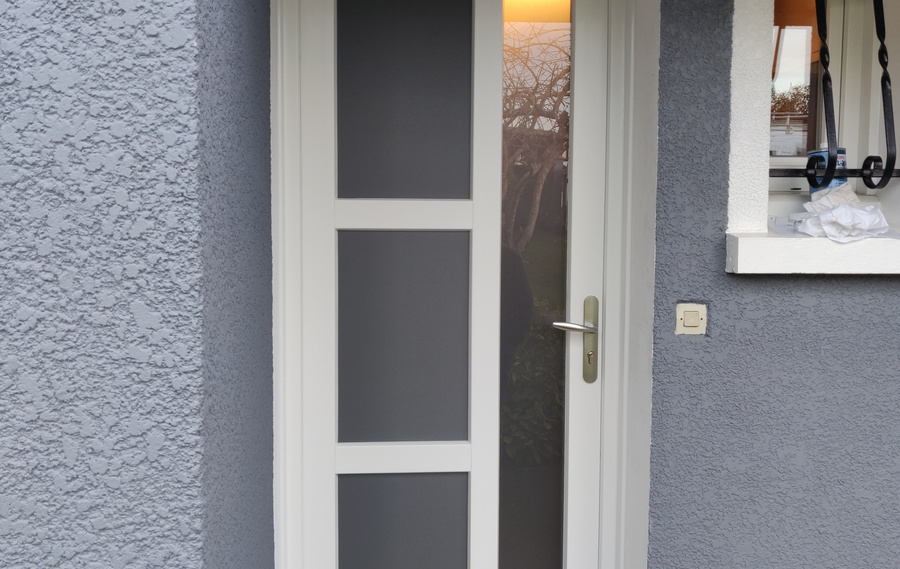 Notre gamme de portes d'entrée en PVC CLASSIQUE et PVC CONTEMPORAINE à ST AUNES